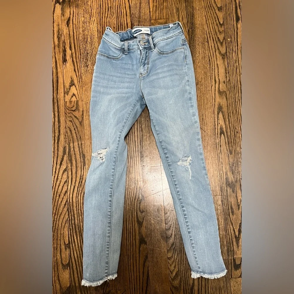 Old Navy Light Blue Distressed Skinny Jeans